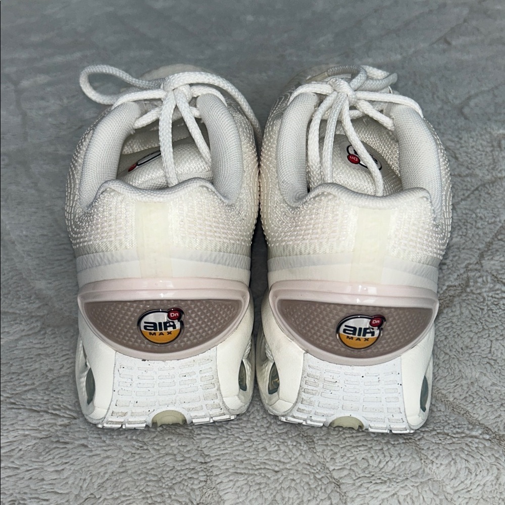 Nike Air Max DN SE, Women’s Size 11 - Picture 5 of 10